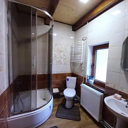 Вилла хата край села Татаров